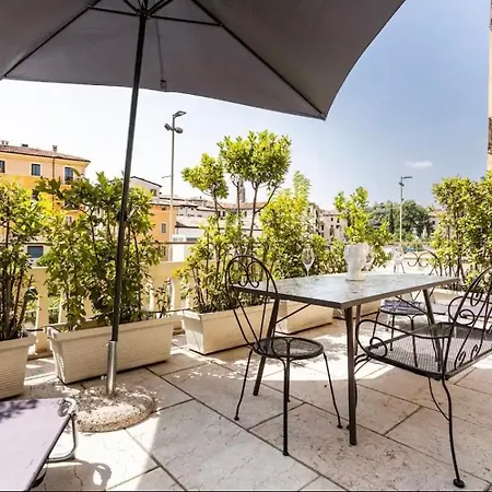 Apartment Juliet's Terrace Free Park Verona